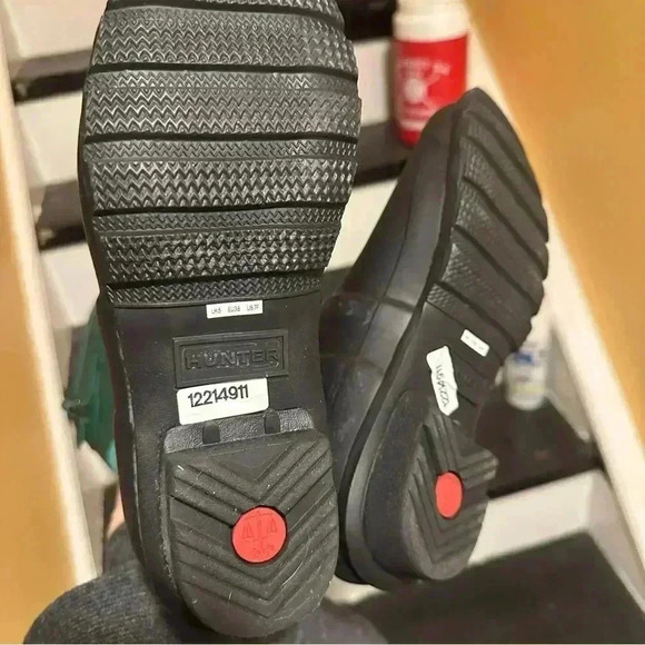 NEW HUNTER Asymmetric Color Block Tall
Boots Size7 EU 38 green black - Picture 10 of 10